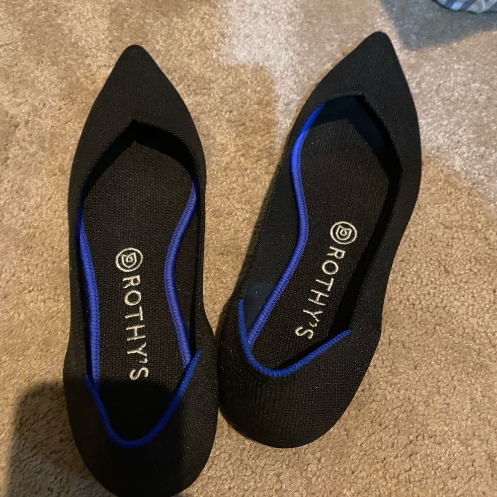 Black pointed Rothy’s size w9.5